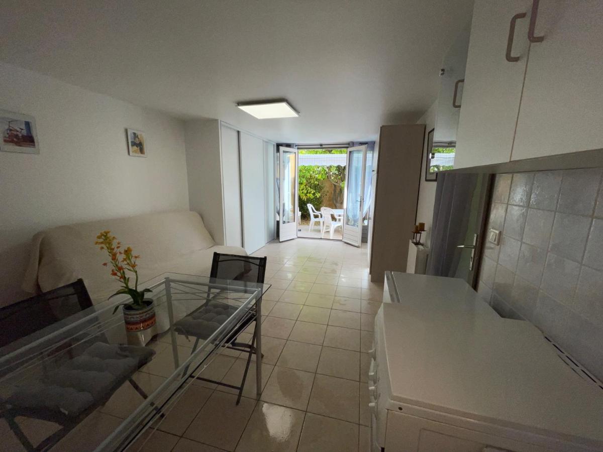 Studio Pied Dans L Eau La Londe-les-Maures Exterior photo